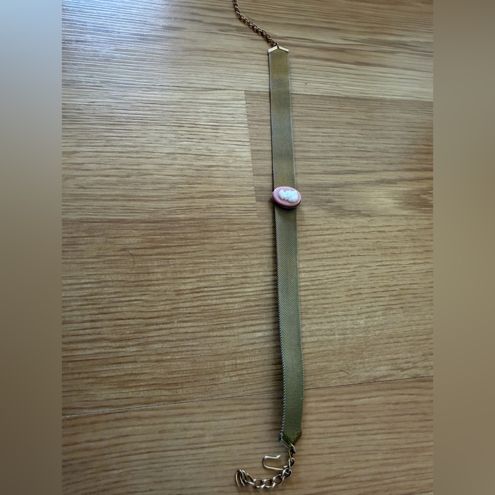 Vintage Gold Mesh Cameo Choker Necklace - Picture 2 of 5
